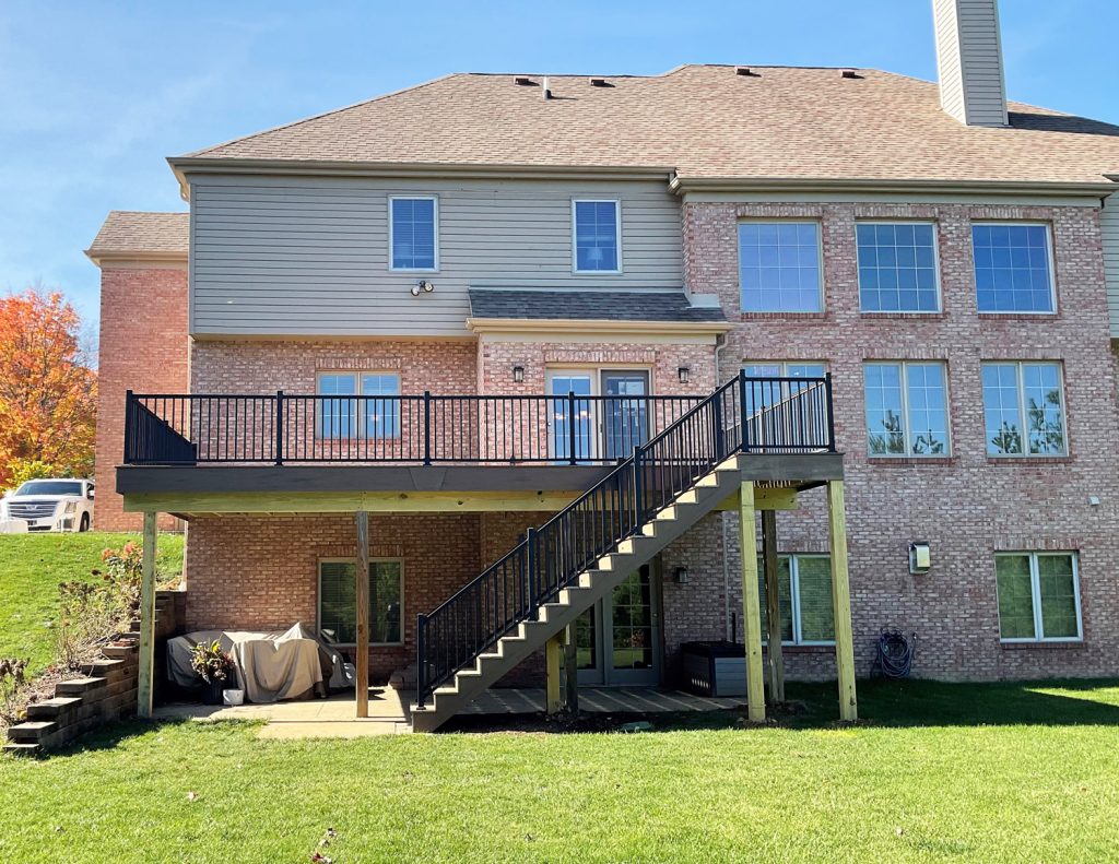 TimberTech Reserve second-level deck with Antique Leather decking and Dark Roast border in McMurray, PA